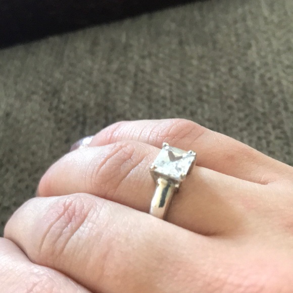 Solitaire ring - Picture 4 of 4